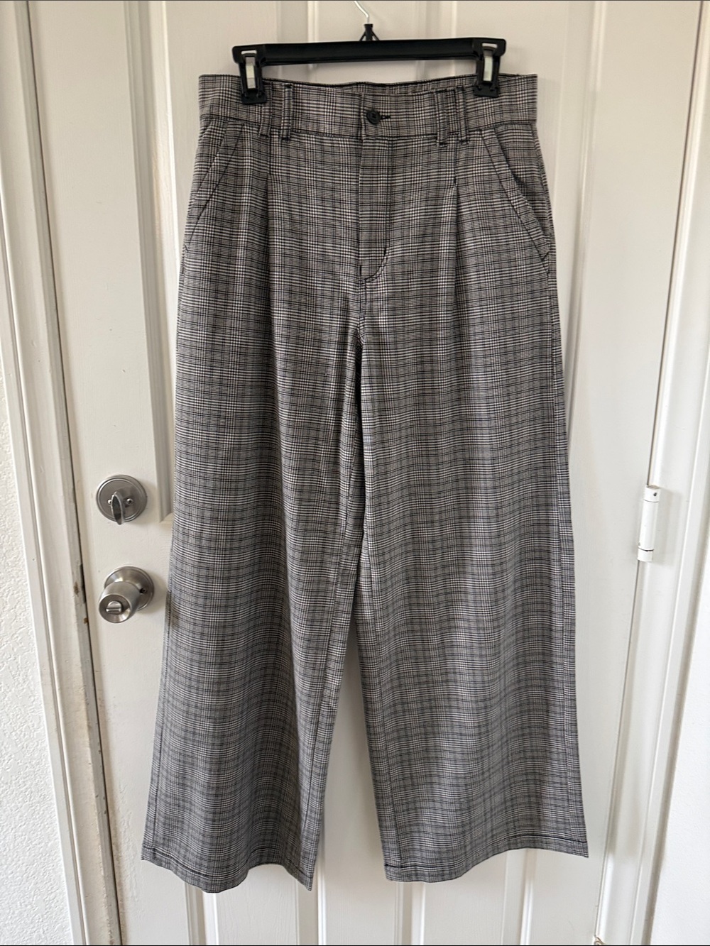 Wide-Leg Plaid Dress Pants - Gray